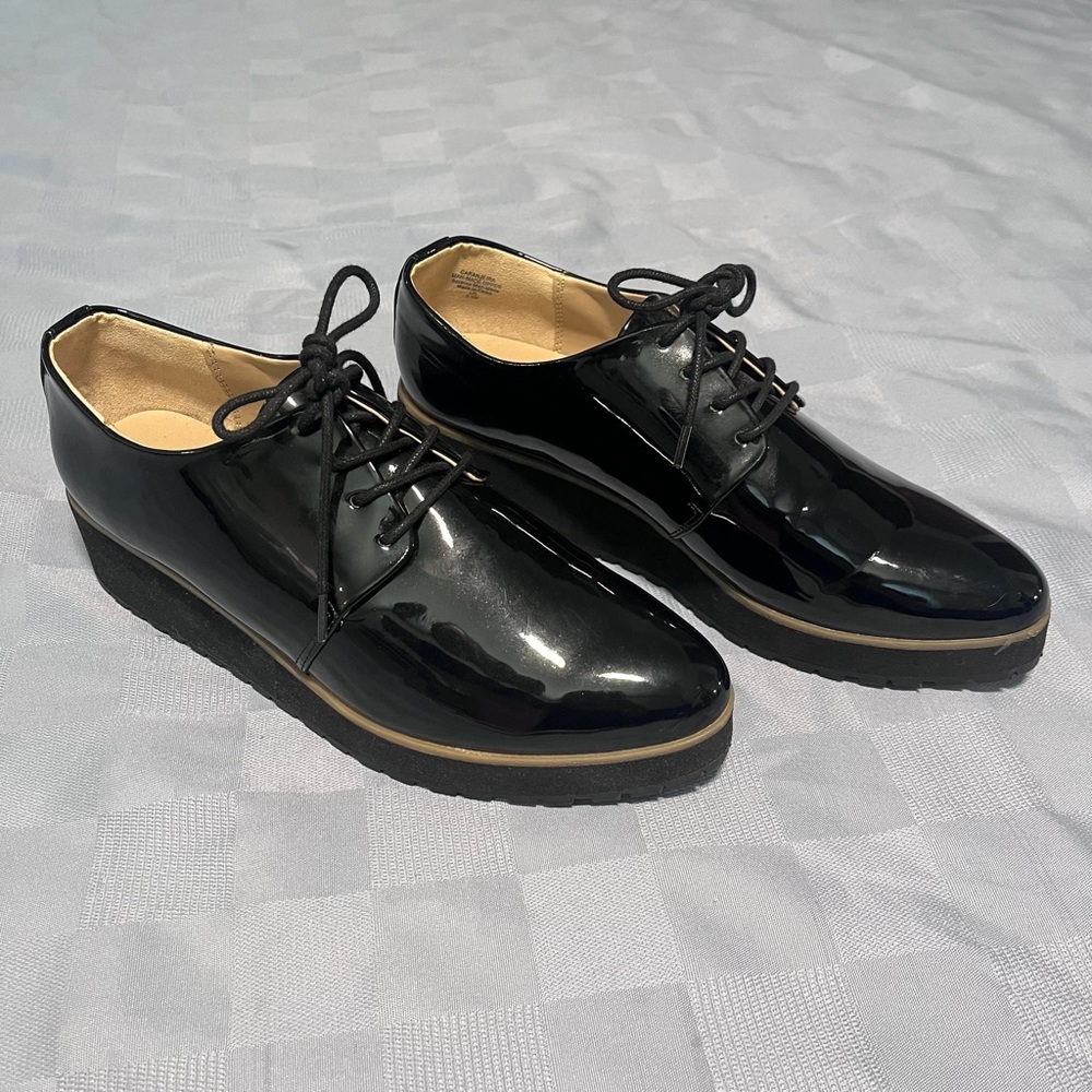 Mix No. 6 Cabraria Wedge Oxfords in black .Size 8.5